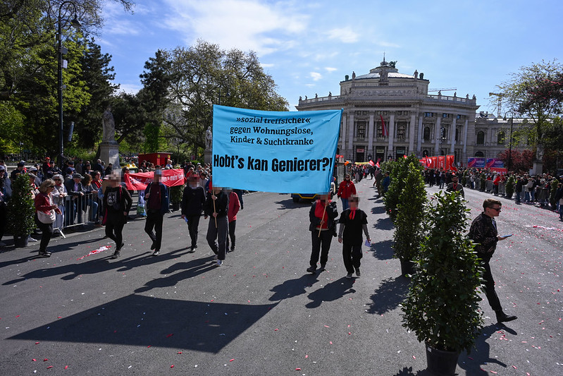 Antwort auf Sozialkürzungen: Protestierende stören den „Maiaufmarsch“ der SPÖ