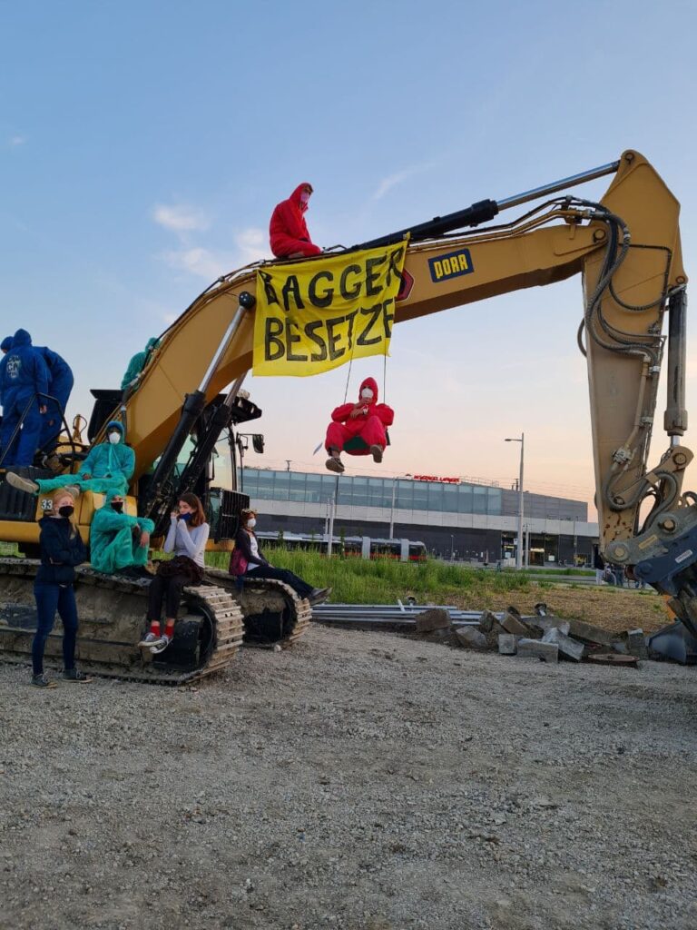 Blockade der Stadtautobahnbaustelle Hausfeldstraße 51429403629_0e0acca067_o